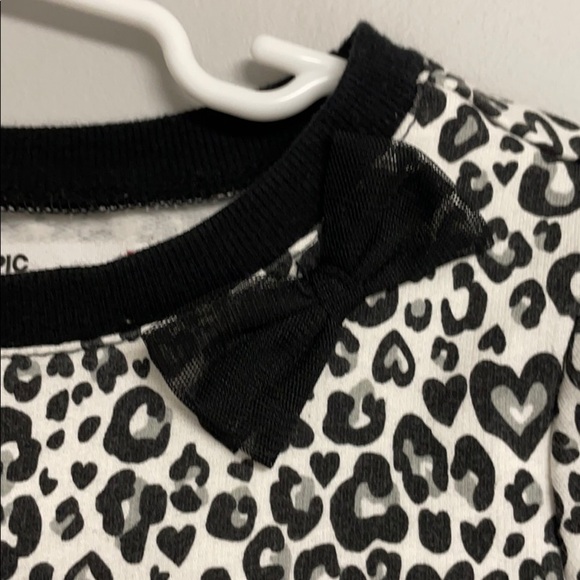 Girls  Epic Threads black & white HEARTS print cotton blend top, 5 EUC - Picture 4 of 7